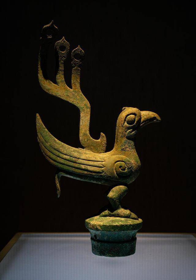 青铜大面具亮相央视春晚!它的出生地—中国三星堆是如何被发现?