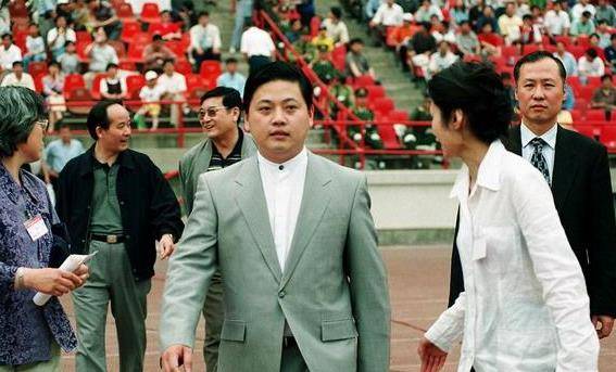 浙江首富38岁癌症去世,亿万家产留给17岁的儿子,财富大于健康?