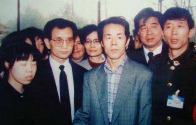 气功大师张宝胜:中科院表演被戳穿,回不去的江湖路