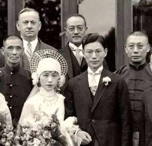 黄蕙兰:66岁与顾维钧离婚,同年丈夫再娶,她却靠演讲维持生存