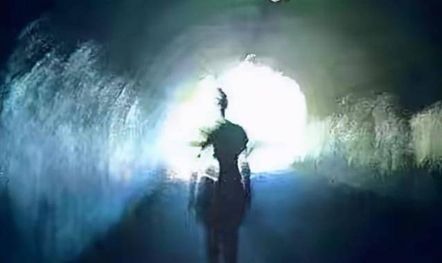 世界物理天才,爱因斯坦和霍金的观点一致_灵魂_说法_死亡