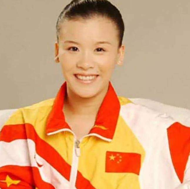 体操冠军桑兰:比赛中摔成瘫痪,多年后控告机构索赔130亿