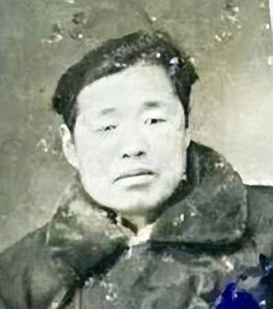 周景凤的妹妹嫁到隆化县的韩麻营,她心疼大哥,差遣丈夫,将周景凤找了