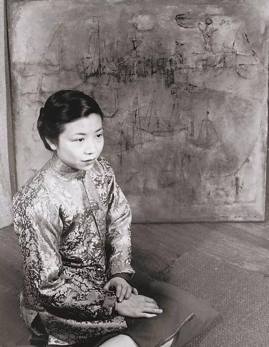 但由于赵无极祖父过世,披麻戴孝期间,不能有喜.