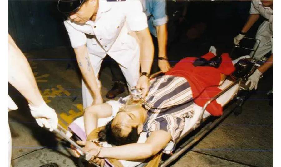 真正的贼王,手持ak与香港警方互射,狱中结婚,叶继欢的传奇人生