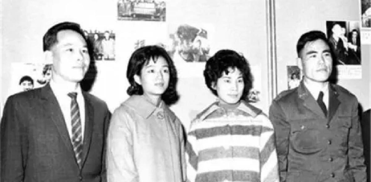 张美云一听李显斌要离婚,求之不得,赶紧办了离婚手续,李显斌喜滋滋地