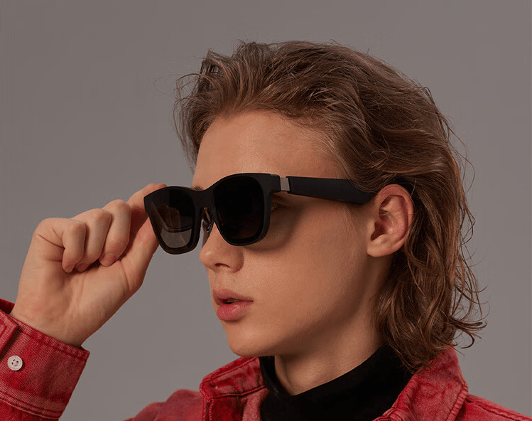 xreal air2 pro智能ar眼镜有三档光照区间,能够在三种不同的光照强度