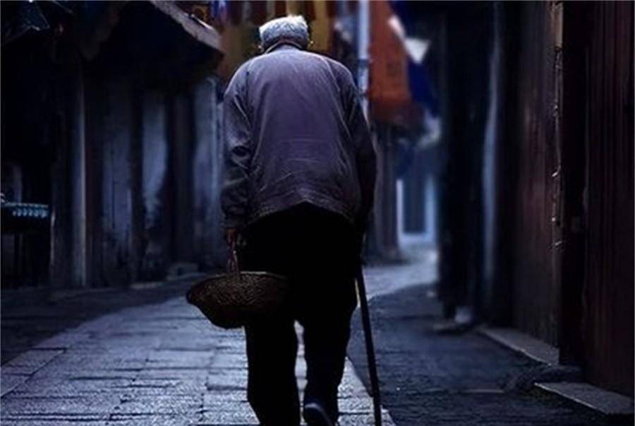 2019年,四川男子花光积蓄买下68万的房,却被告知14年后才能居住_杨东