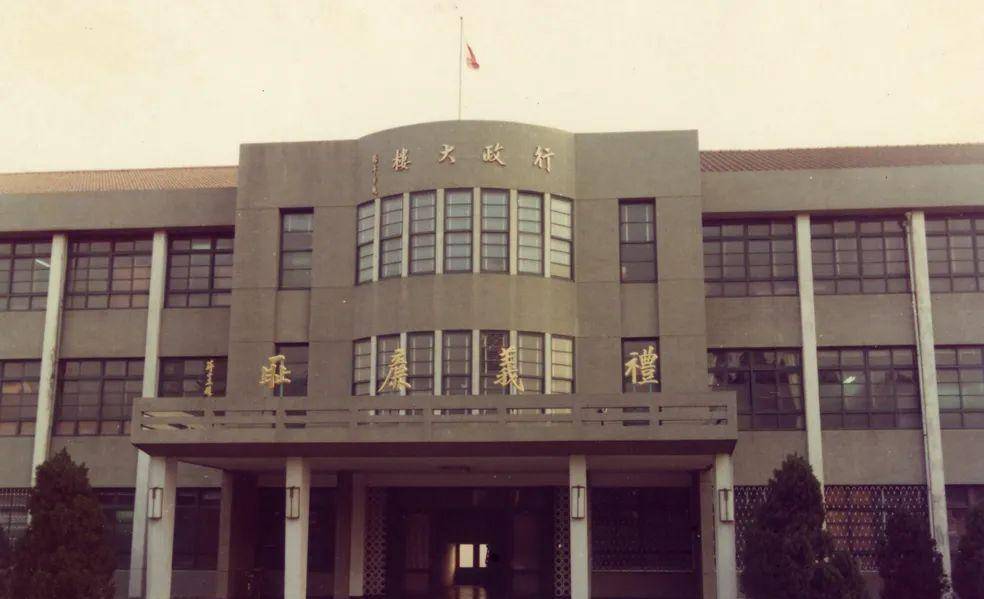 68岁台湾教授枪杀同胞:我有12套房却无家可归,美国根本不是天堂