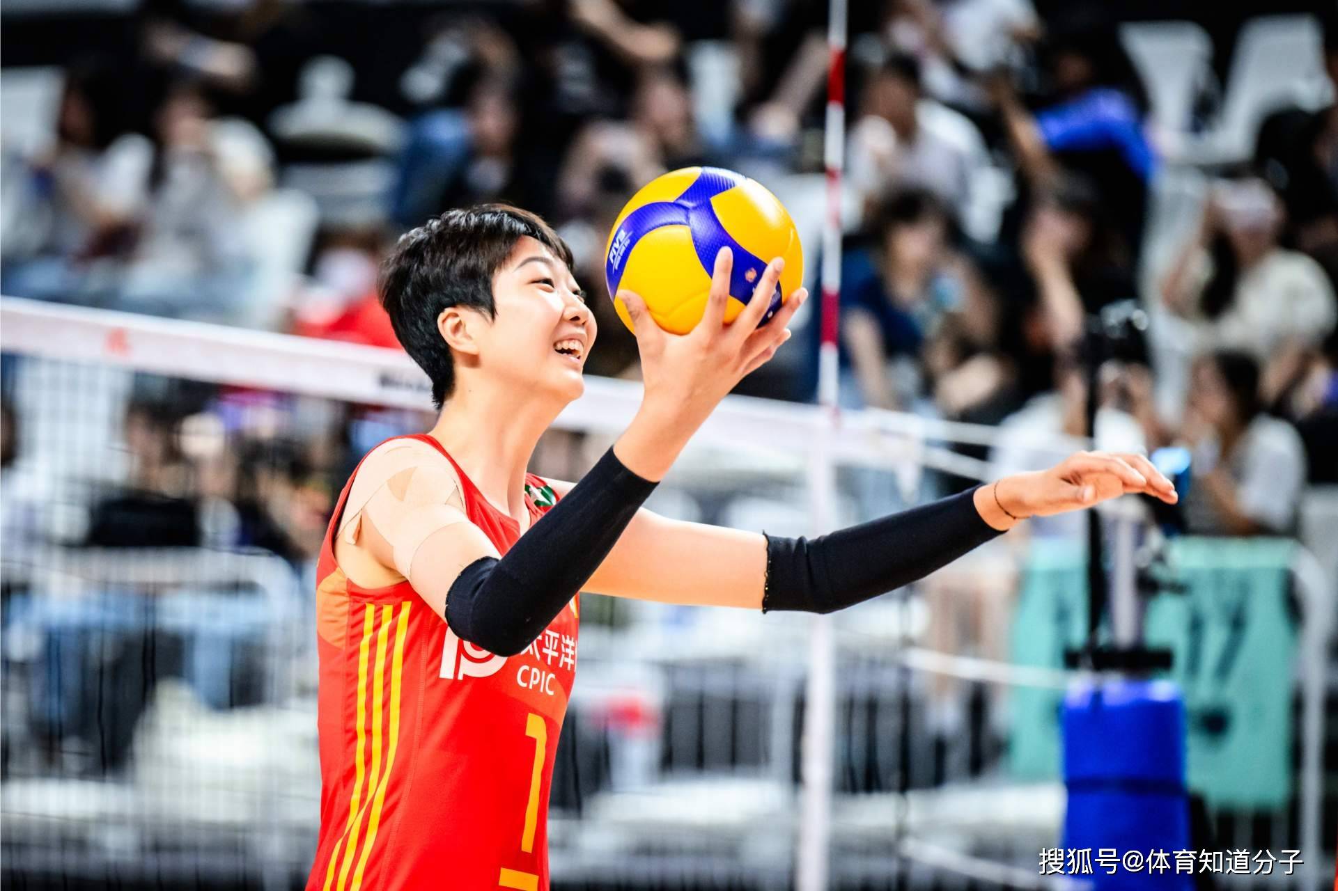 11扣7中4拦网轰12分!女排2米巨星火力强劲,蔡斌冲冠添底牌