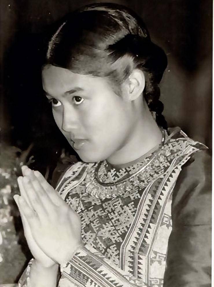 中年时期的她很有学者气质_谢道韫_拉玛_国王