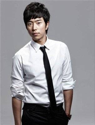 尹贤敏,白珍熙恋爱7年分手!行程繁忙成感情终结曲线?