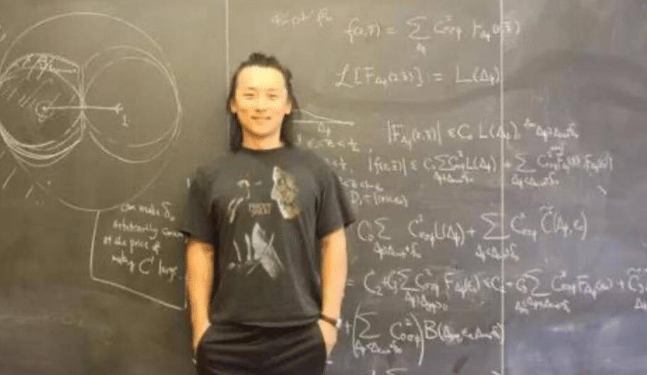 高中是同桌,毕业后各奔东西,事业巅峰在哈佛遇见_研究_尹希_张湛