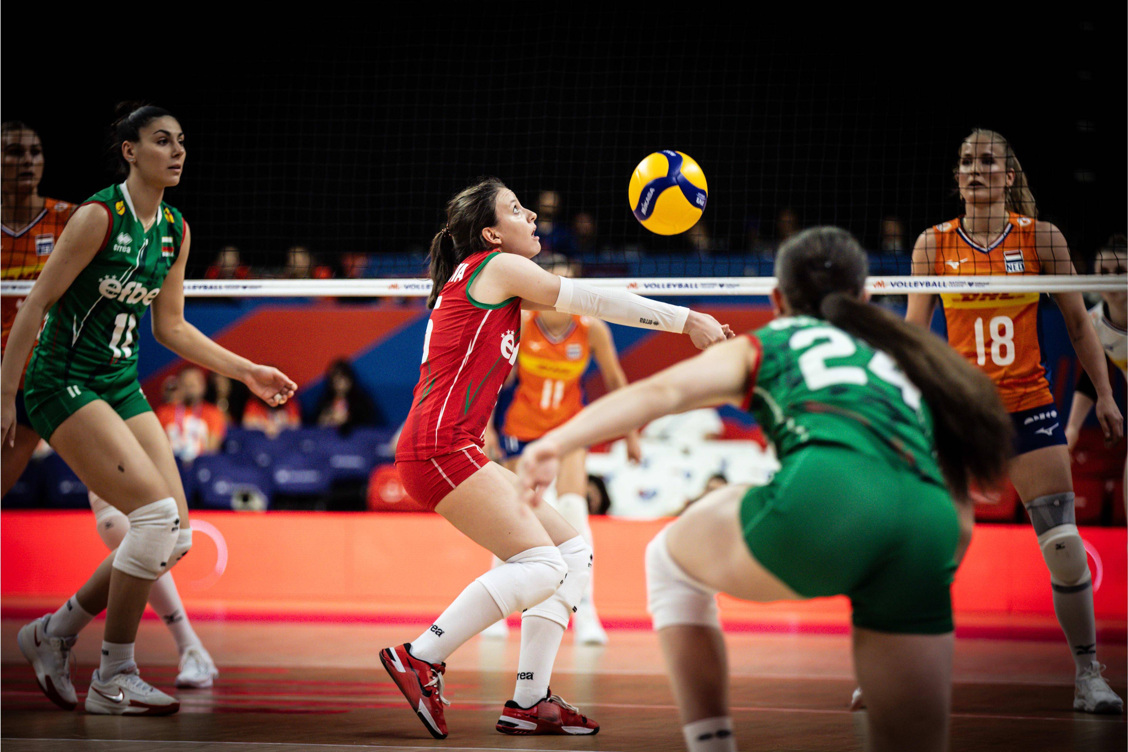 揭幕战欧洲劲旅大获全胜,荷兰3-0,中国女排首秀_保加利亚_失误_对手