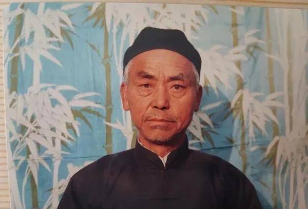 曹村石镜小学_父亲_张硕新_刘生义