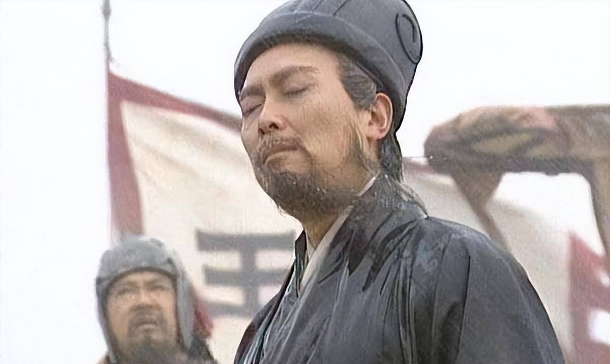 懿与剩余的大军也死里逃生,诸葛亮被这场突如其来的大雨气的旧疾复发