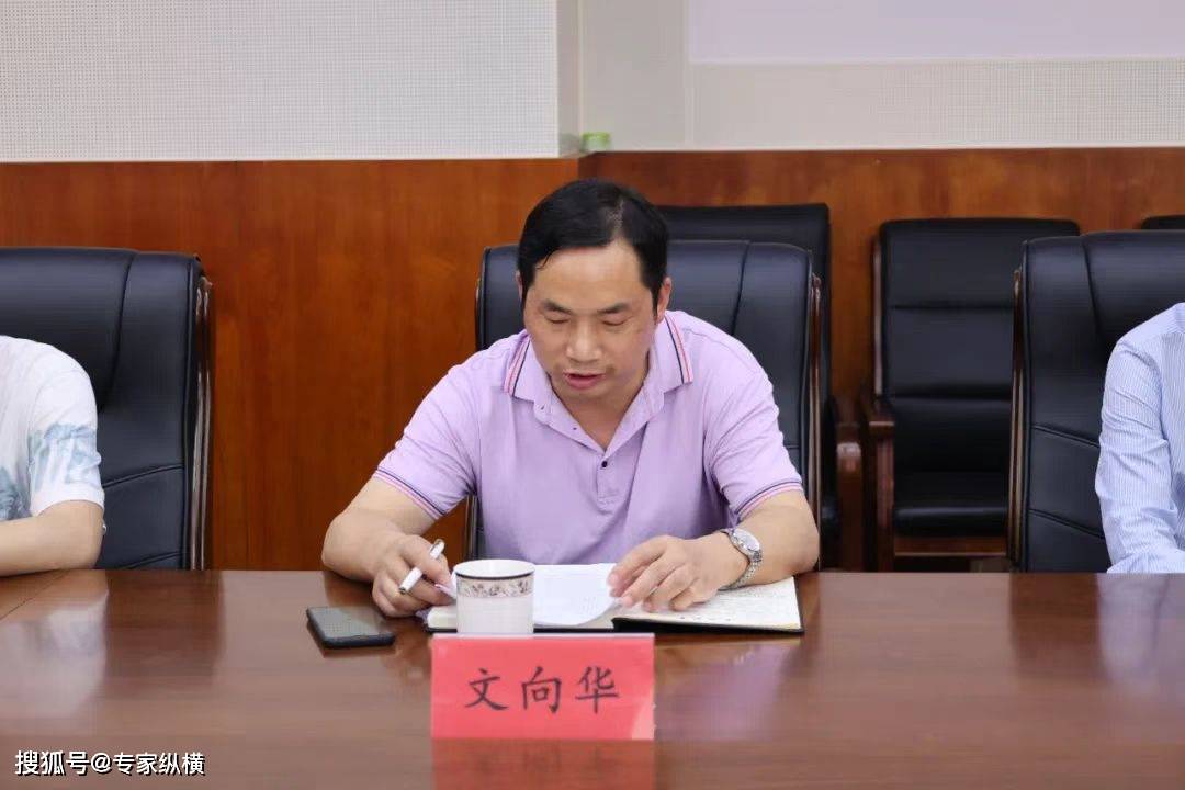 湖南省高尔夫球协会秘书长谭霞一行赴长沙市金秋方舟高级中学考察调研