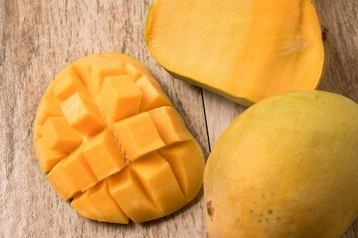 菠萝和芒果能一起吃吗?