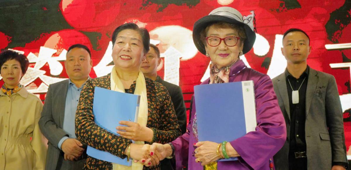 吴胜明信以为真,便不再怀疑,她怎么也没想到自己的女儿已经不在人世了