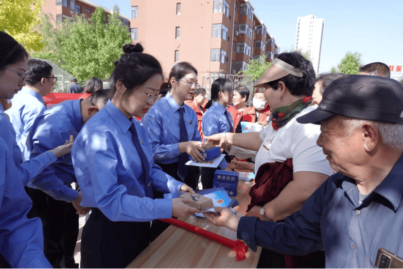 民法典宣传进社区 普法惠民促和谐