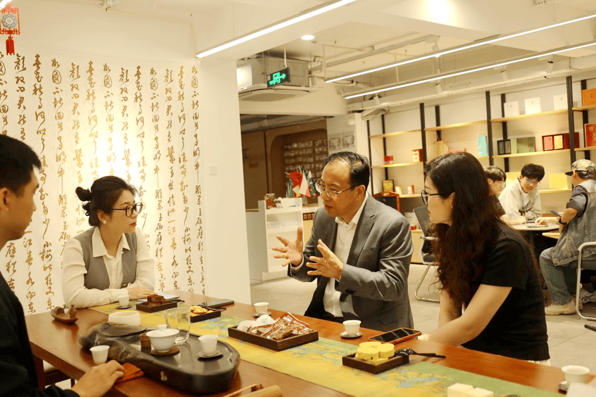 豪雅集团与浙江外国语学院开展职业生涯体验活动