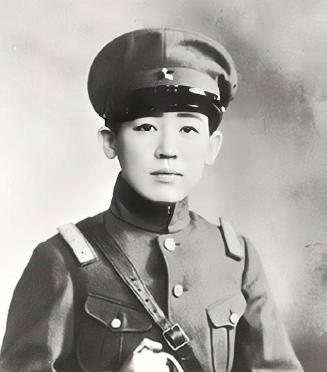 在日本忍辱了三年,她在1927年夏返回国内.