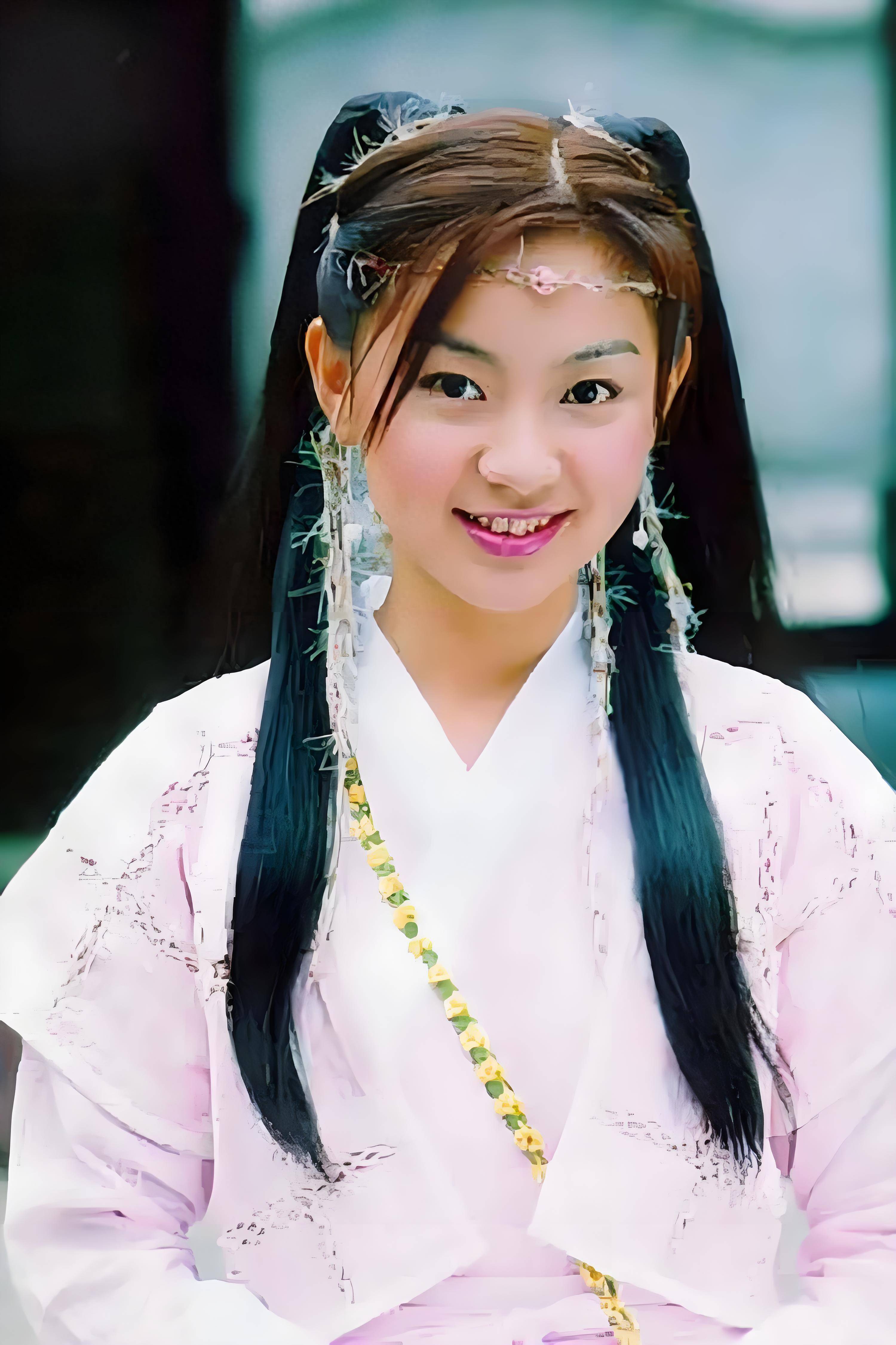 没吹牛,她才是笨蛋美人天花板,清纯漂亮,眼神太勾人_女儿_生活_陈秀丽