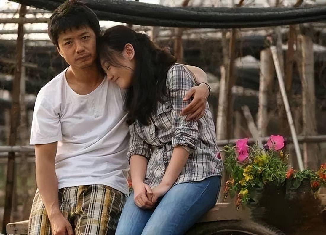 是段奕宏最忙的一年,他接下了《 女子戏班》,《士兵突击》,《大院子女