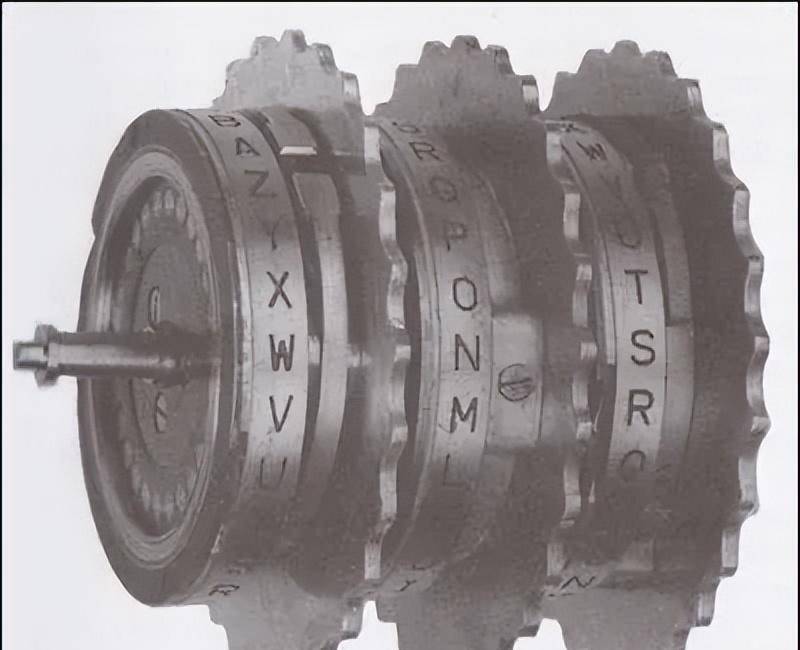 天才在左疯子在右-图灵之死