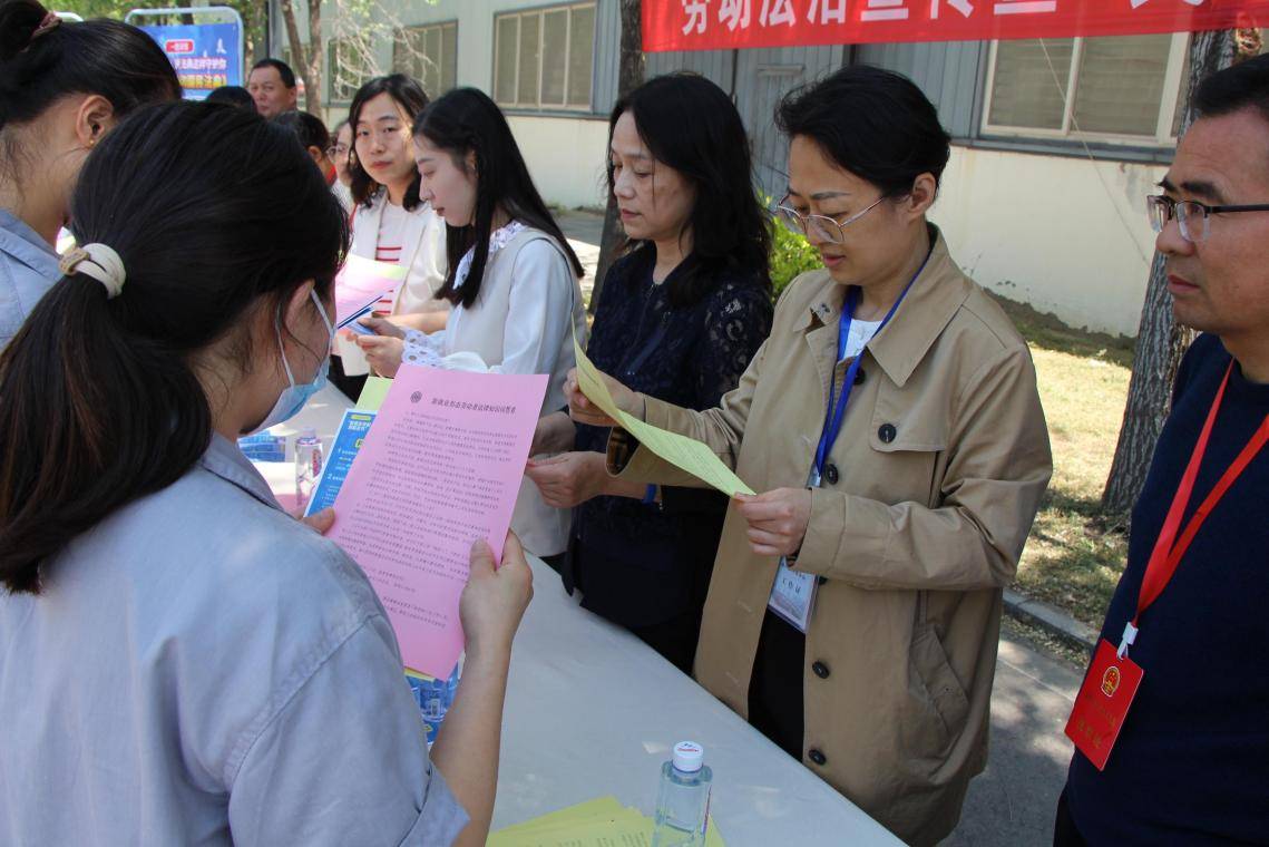 徐州交通运输局联合公路部门开展第四届"民法典宣传月"活动