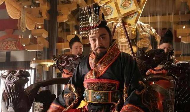 父母先后遇弑,朝臣尽投黄河,九兄弟全被"酣醉诛戮"的至哀天子