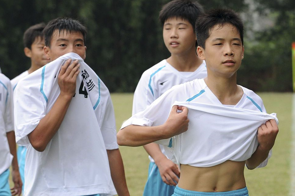 班家长必读:孩子学习舞蹈风险多,一定想好了再决定_问题_青少年_肌肉