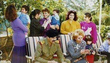 萨达姆死后,他5个貌美的妻子去哪了?_表妹_因为_女儿