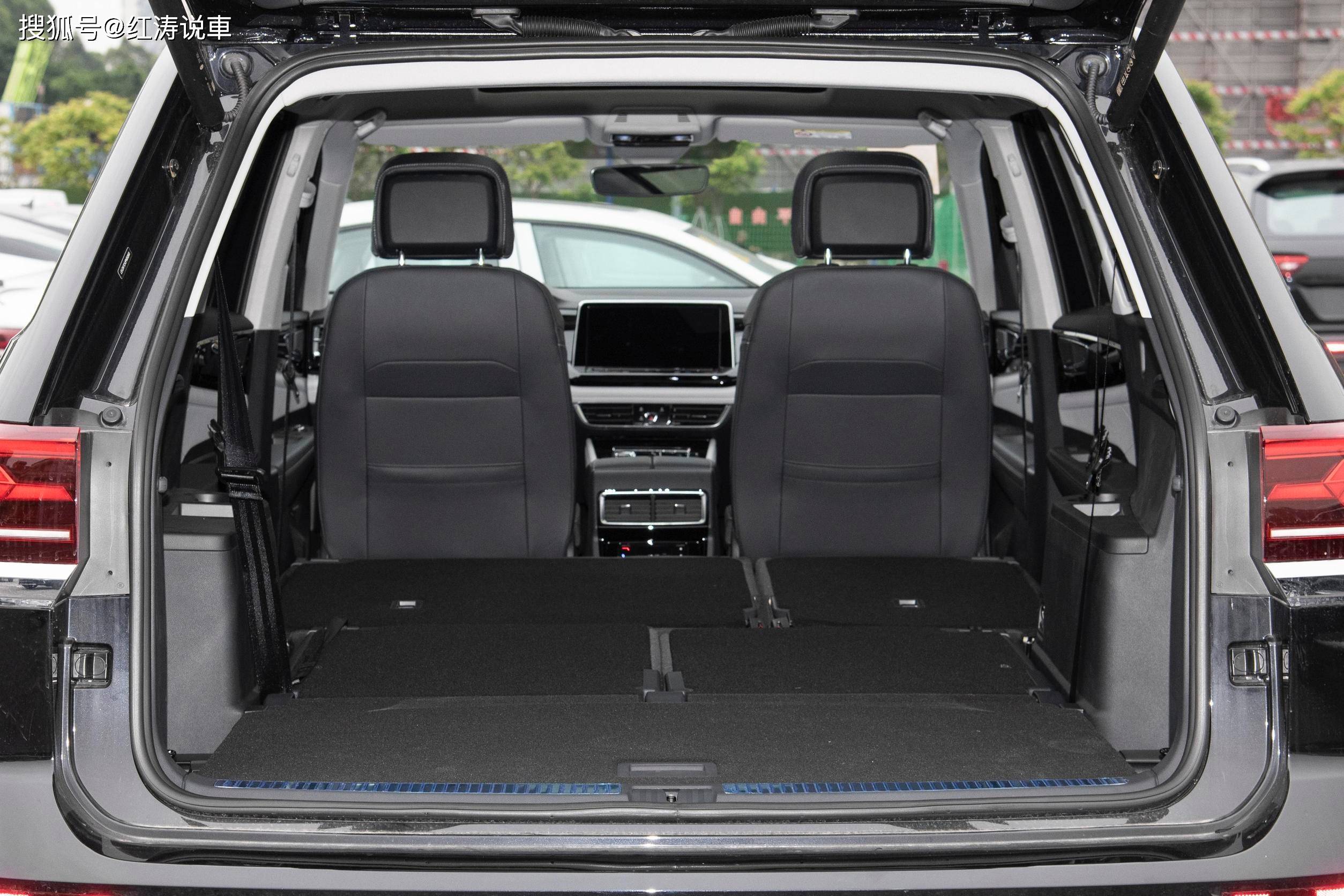 大众途昂出众款:售24.90万元起,大块头很霸气,7座布局实用性强