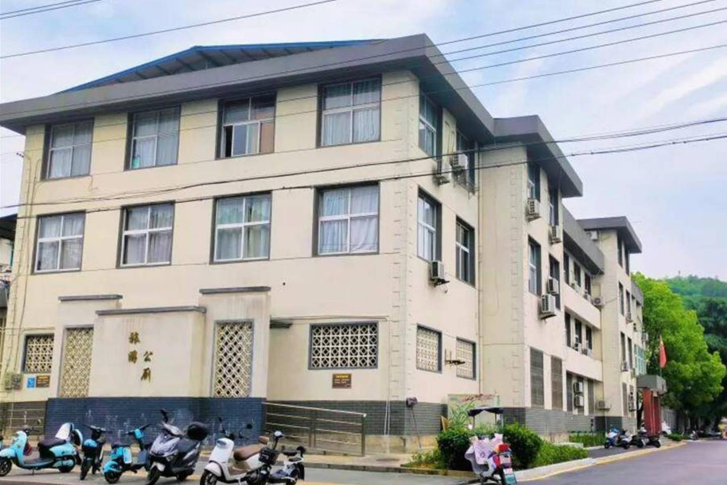 安徽石台县政府大院开放:深化干群关系的典范_民众_工作_需求