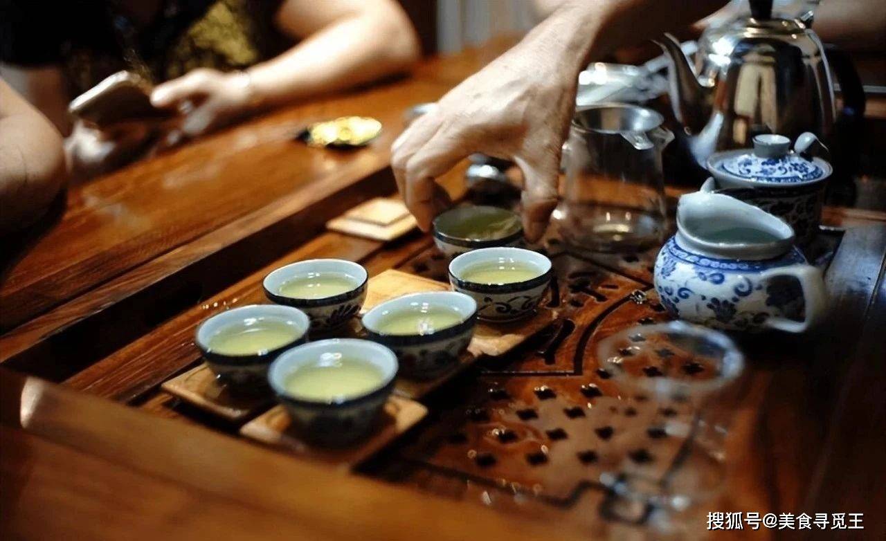 过了50岁后喝茶,需要注意什么?行家说:牢记2不碰,益处多多