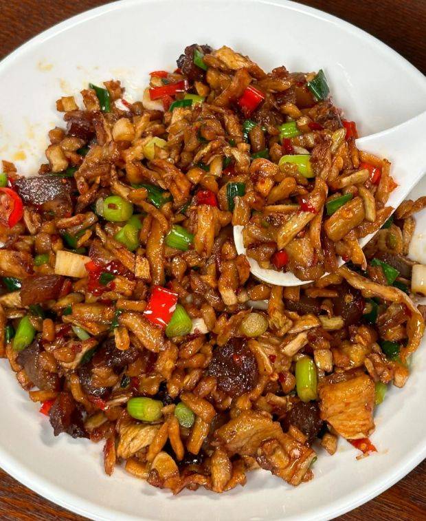 萝卜干炒腊肉,咸香可口,爽脆诱人