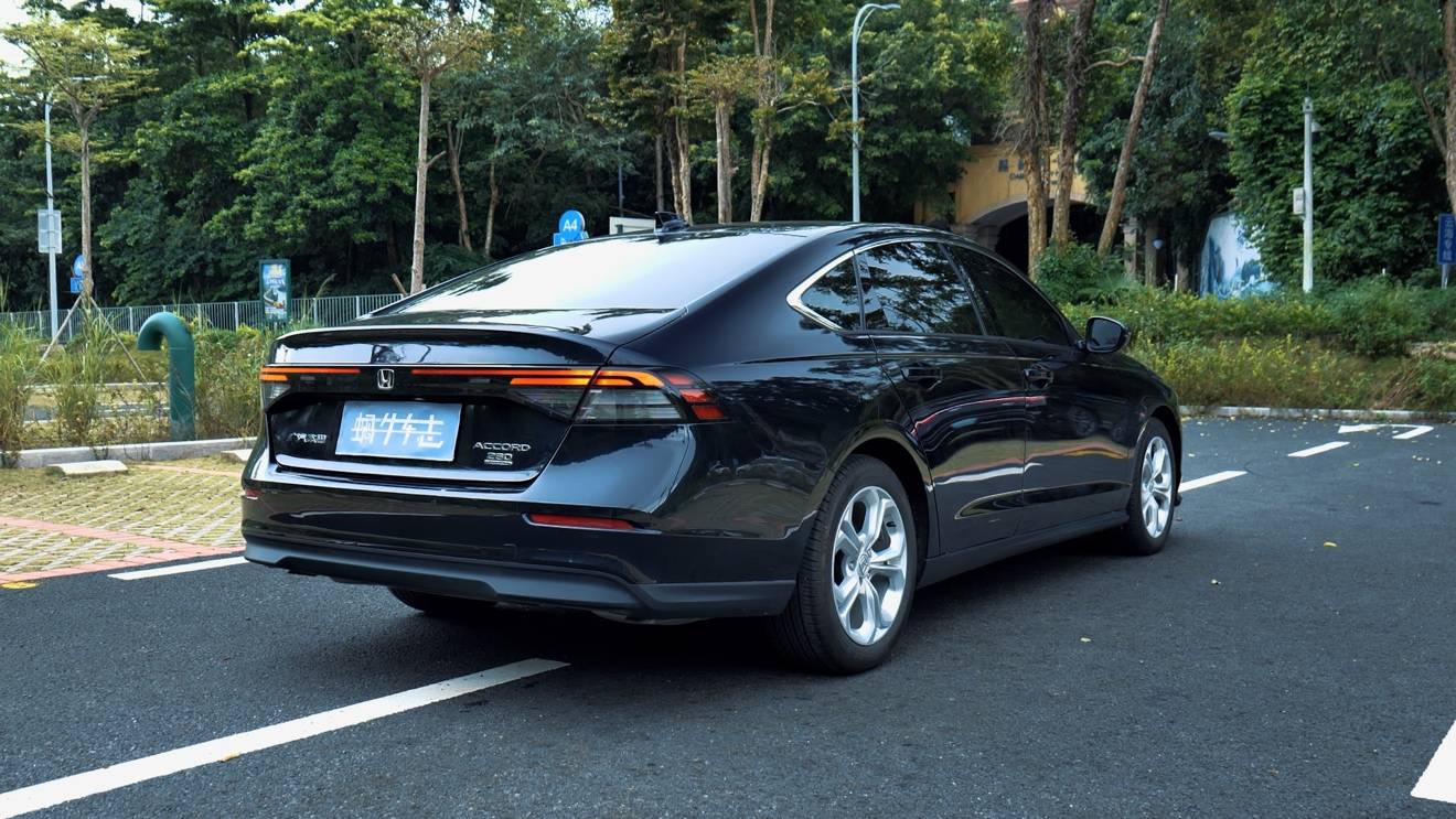 日系的降价幅度震惊了,落地15万的本田雅阁心动吗?