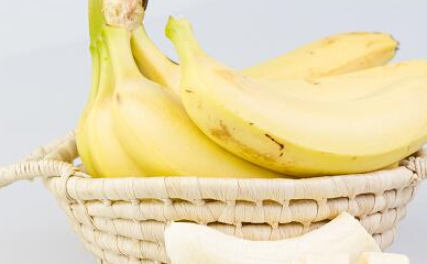 香蕉不仅好吃而且还有很多功效,尤其是对男性,但也要注意这几点