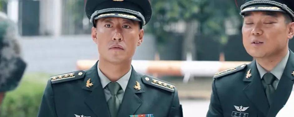 山豹旅旅长韩鹏是大校,为何政委佟菲只是上校_军衔_军龄_战区