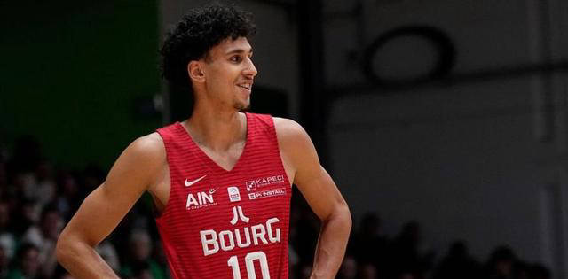 名单包括:尼古拉斯-巴图姆,比拉尔-库利巴利,奥斯曼-吉昂,鲁迪-戈贝尔