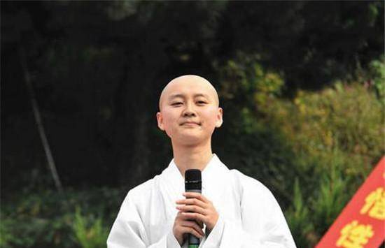 据网上的资料显示,释正孝同出生在河南的一个小农村里,她从小的时候就