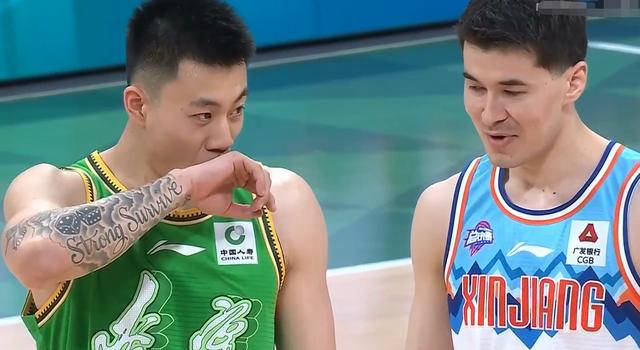 这展示了中国篮球两大强队的影响力,他们共同