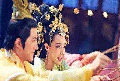 第二个儿子李贤则与武则天不和,斗志不减,却在四川自