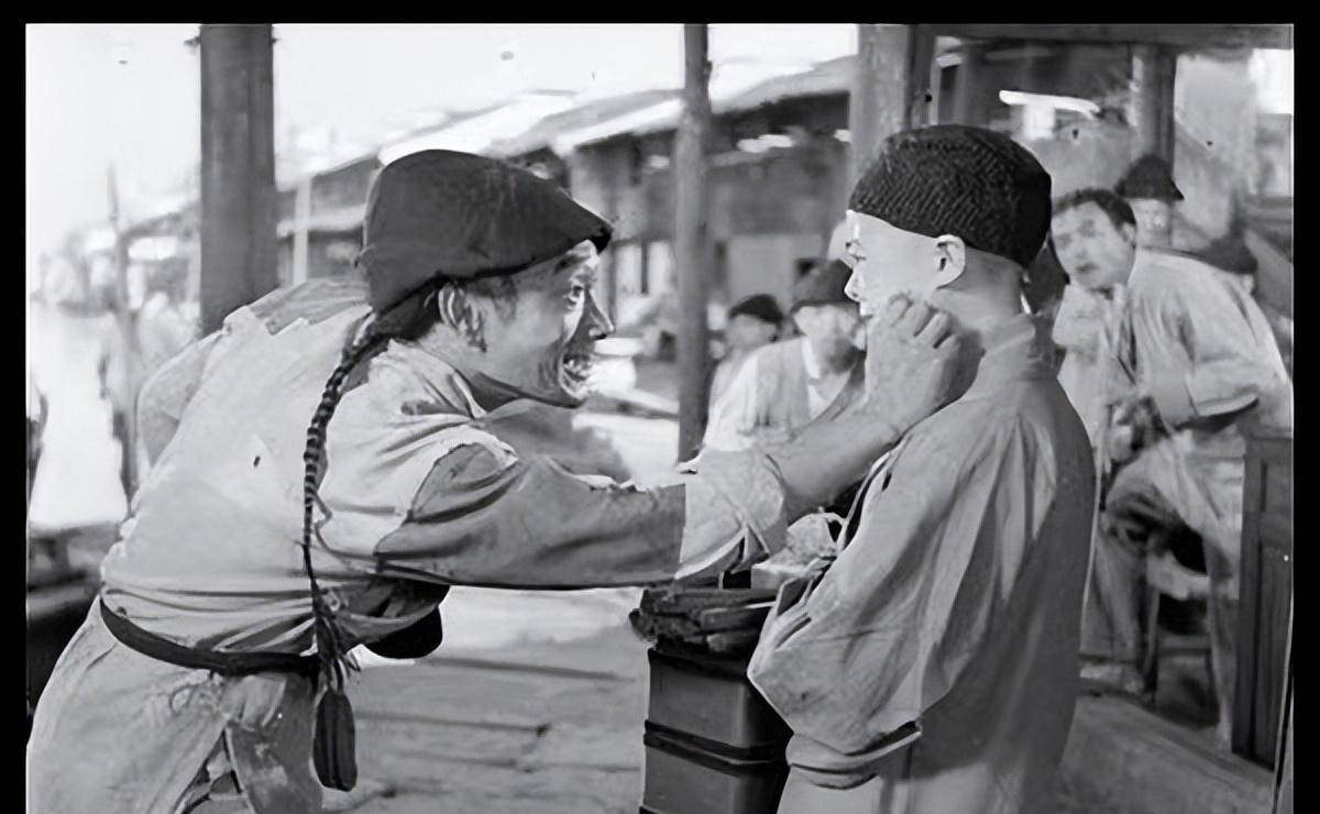 《阿q正传》:因国民劣根性被当成反面教材,阿q精神一文不值吗?