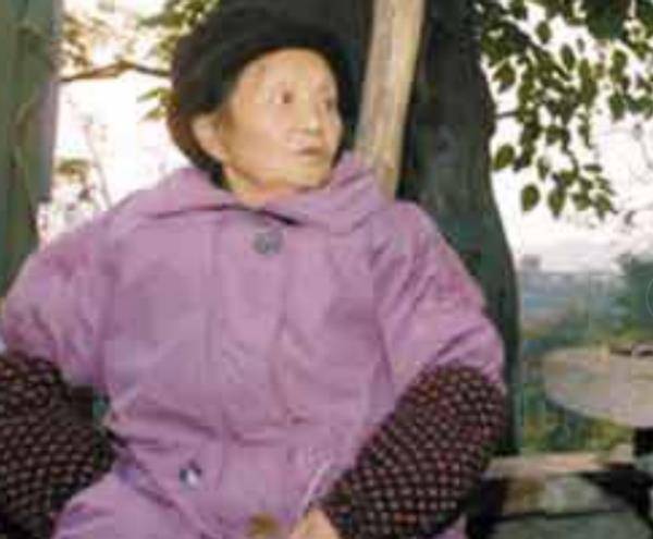 重庆83岁老汉结识一老伴,结婚时发现,老伴是失散63年的发妻