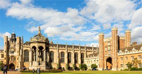 他是印度数学天才,发明3000多个公式从不证明,意外揭开黑洞奥秘_马努