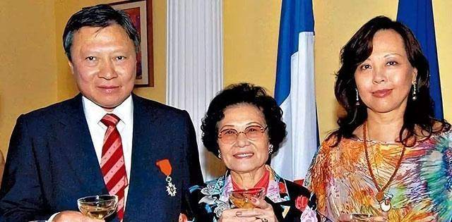 这个被逐出豪门的超级富二代,曾经领衔了香港第一狗血剧