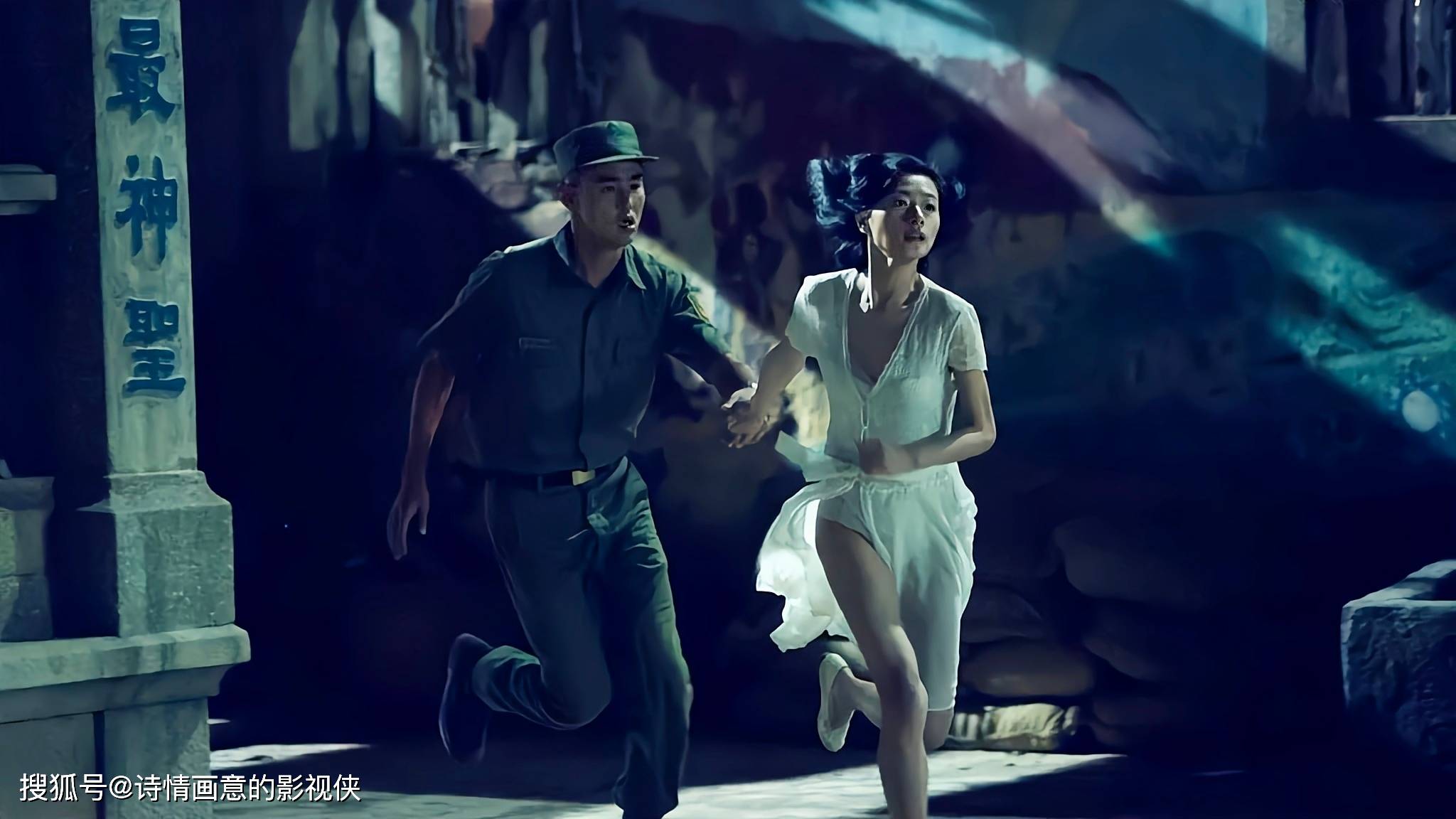 万茜破尺度演出《军中乐园》:战地背后的温柔深渊,人性光辉的微光闪烁