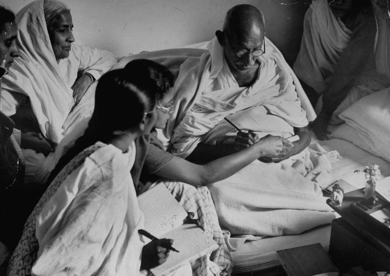 甘地之死:用最低成本换来独立,却逃不掉为此付出鲜血代价的命运